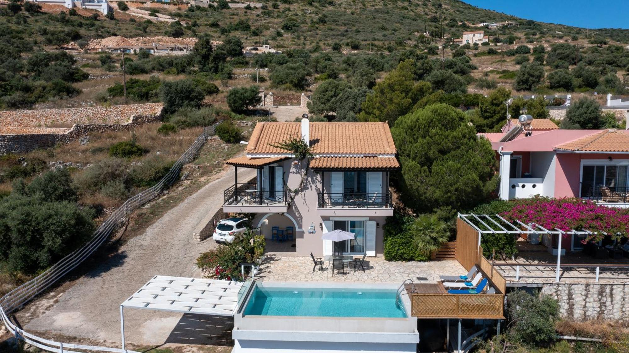 Coastal Paradise Found - Komis' Private Pool Retreat Агиос Николаос Екстериор снимка